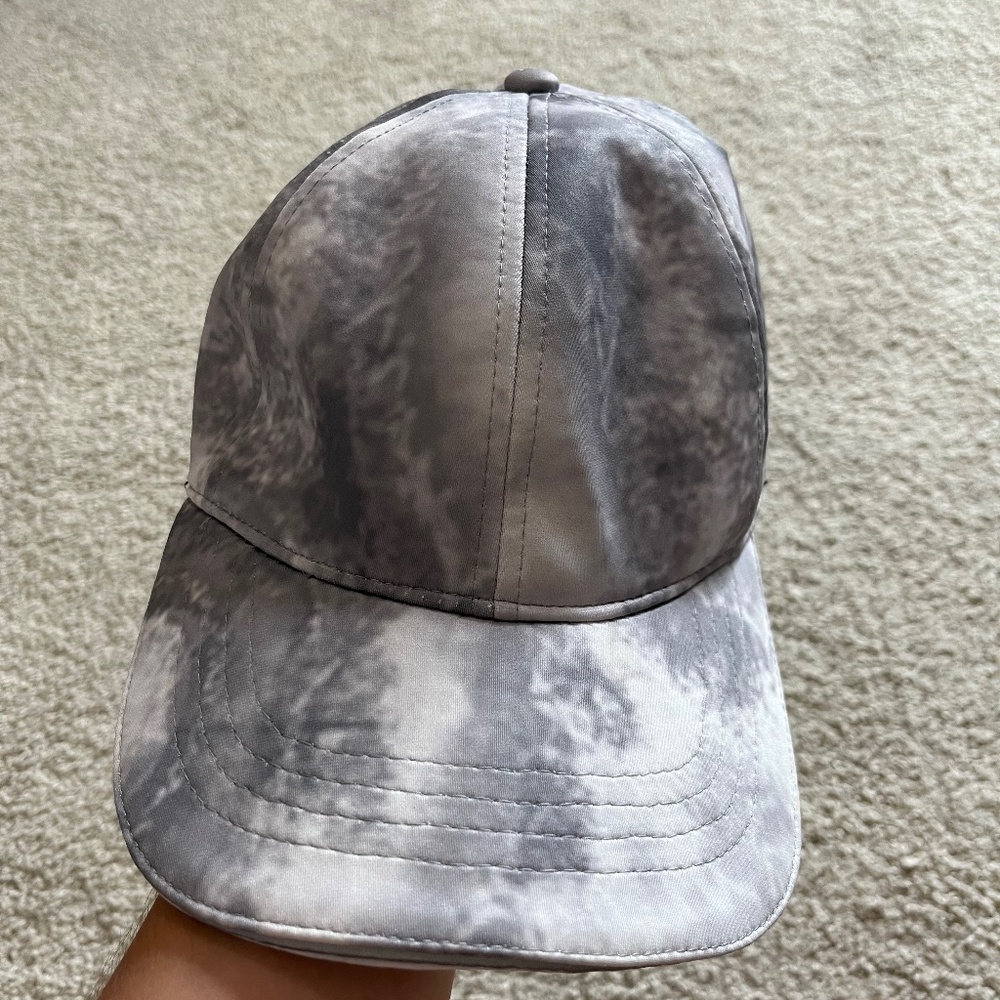 Grey tye dye hat